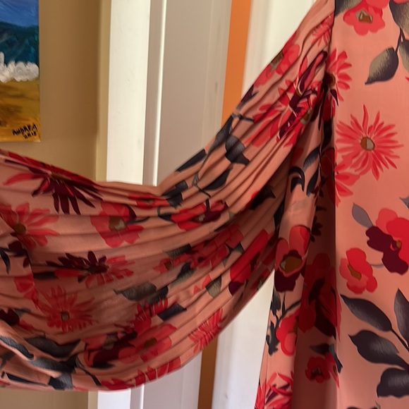 Women’s Dress shirt. - Picture 2 of 6